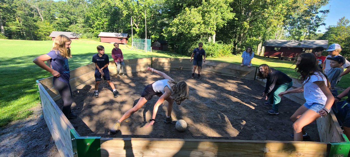 PennfieldSchool's tweet photo. Our upper school students look like they are having a great time this week in Wiscasset, Maine. #Chewonki #outdoorclassroom #middleschool https://t.co/hfJZWeCRLG