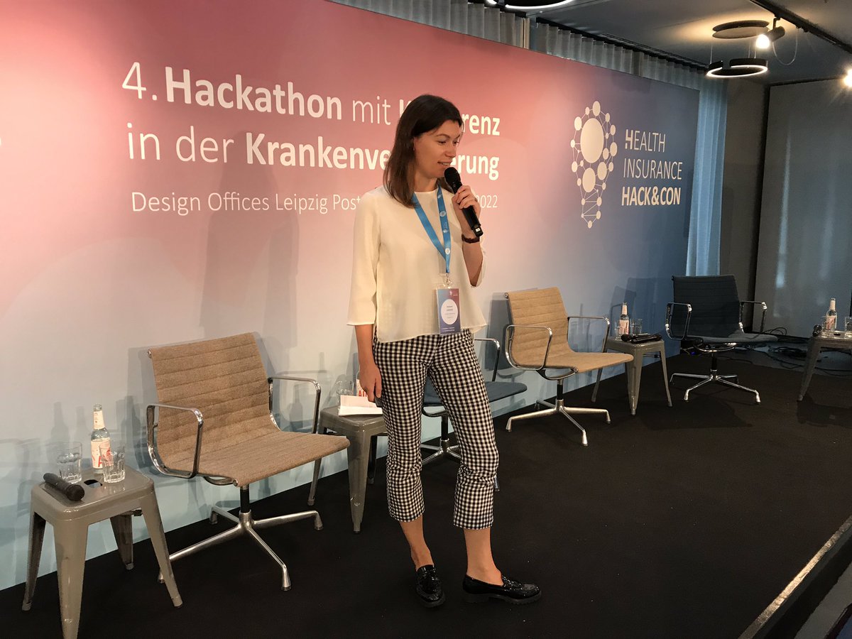 healthcare_de's tweet photo. #HIHC2022 “Buzzwords“, Antonia Schmidt #AWS: Anforderungen an die Cloud ➡️ Mehrwert stiften, agil sein; skalierbar und performant (Infrastruktur!); sicher und compliant; zukunftssicher und #interoperabel; bezahlbar; #nachhaltig 💪 https://t.co/WlbLPMYDfn
