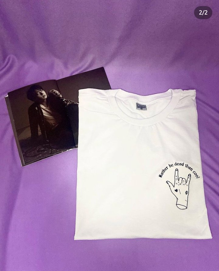 shovariedades's tweet photo. Mais uma lojinha!💜🗣

A Lilac Store é uma loja de bordados fanmades personalizados em moletons, camisetas e ecobags. 

Atende pelo Instagram: https://t.co/WjuOag5Wns https://t.co/jNa8gijTUl