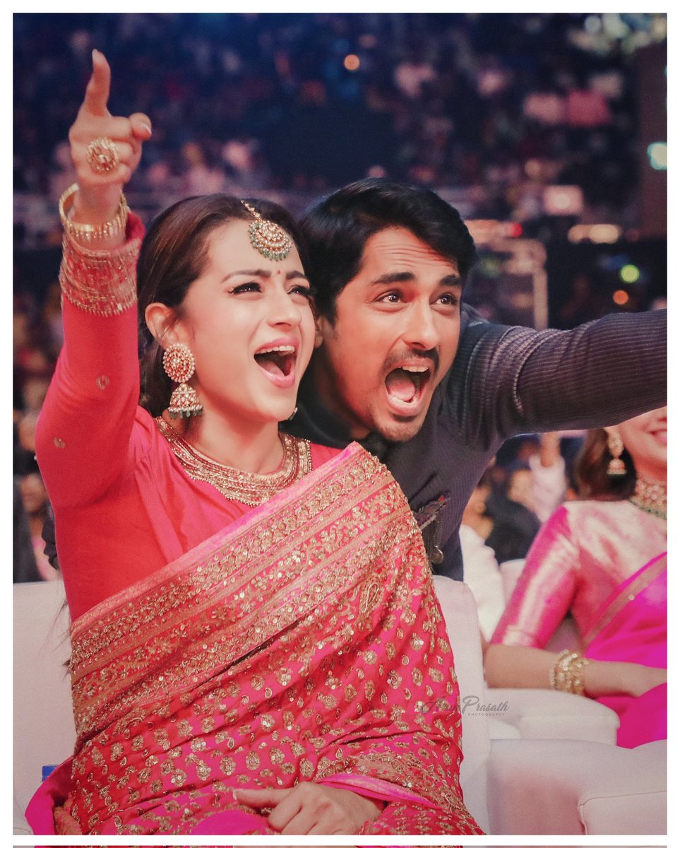 twigramtamil's tweet photo. Meera ❤️ Arjun
@trishtrashers #sidharth
#PonniyinSelvan1 #PS1AudioTrailerLaunch #PS1AudioLaunch #PS1 #kollywood #Trisha #TrishaKrishnan https://t.co/cKaZGbU4HD