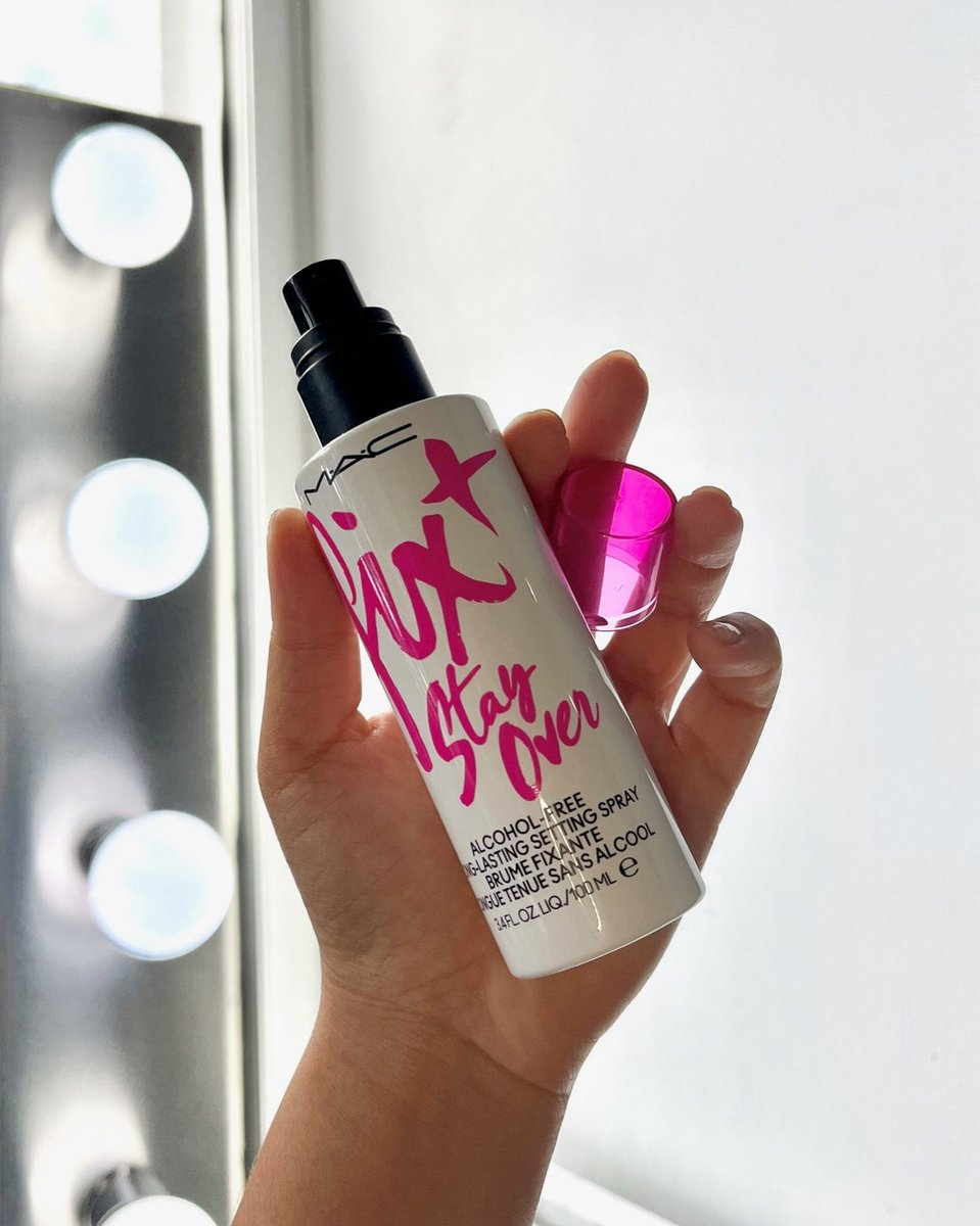MACcosmetics's tweet photo. Give blue light the RED light 🔵🚦. #MACFixPlusStayOver works overtime to set makeup for 16 hours while added antioxidants protect against environmental pollution and blue light. #MACFixPlus

https://t.co/sVGqMSTryu https://t.co/ewDYoRp1vn