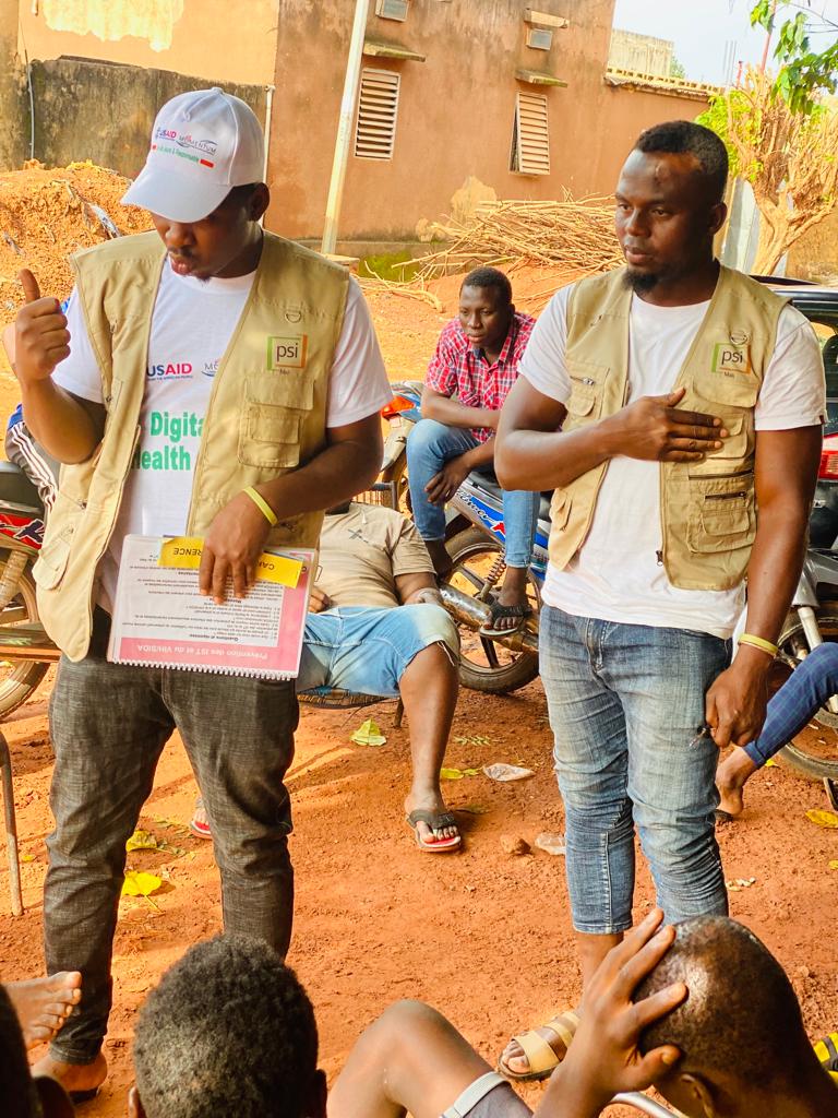 Ibrahim04980907's tweet photo. Aujourd'hui à Médine Ça continue toujours la sensibilisation des Jeunes Ambassadeurs en milieu jeune sur la PF et la préventions des IST.
Rendez-vous dans les cliniques partenaire de PSI dans le cadre du projet momentum (MPHD)
#JASRPF
#PSI-Mali
#MPHD
#MOMENTUM https://t.co/Q4v5ggJFkC