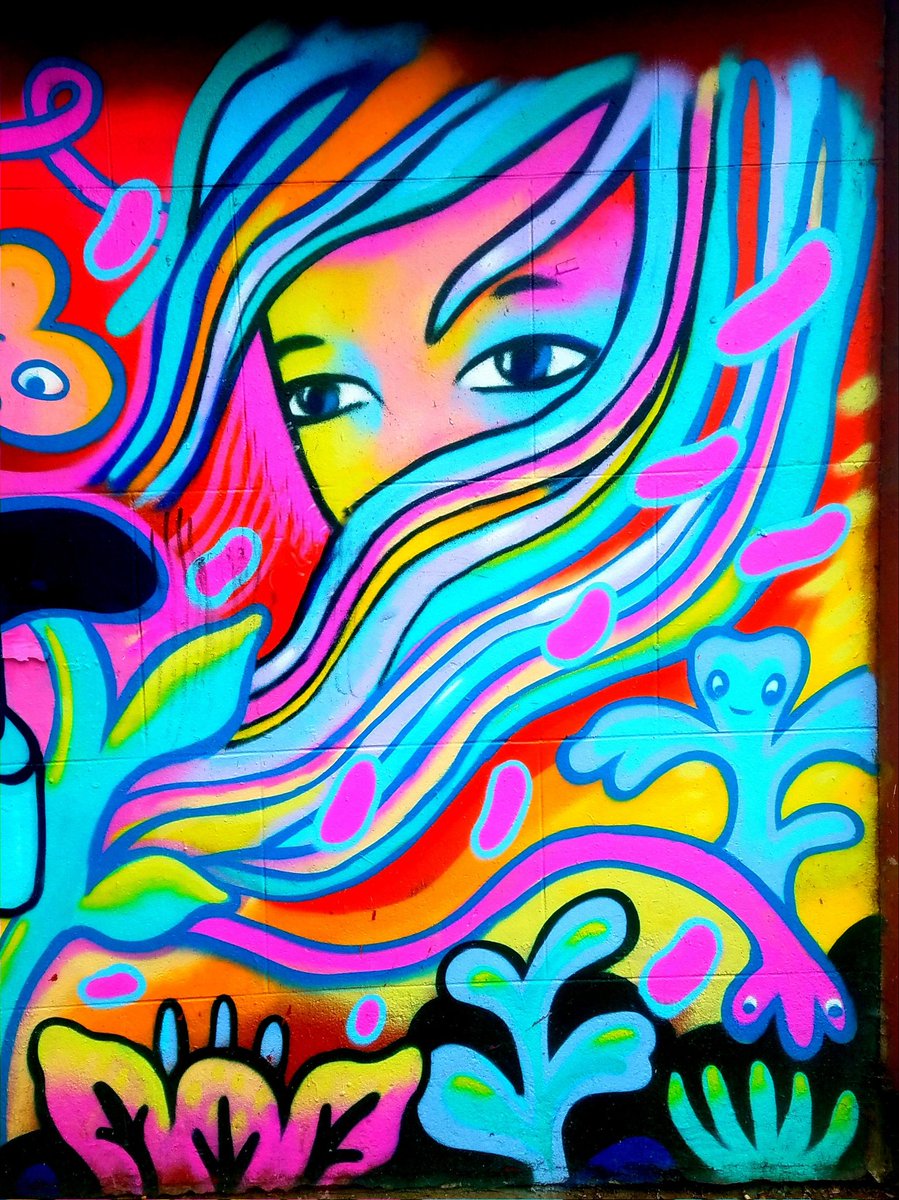 is_glasgow's tweet photo. There's a great mural by Ursula Kam-Ling at Charing Cross in Glasgow. This is just part of it, but I love the face in amongst the windswept hair.

#glasgow #streetart #murals #muralsscotland #muralsofinstagram #streetartglasgow #grafitti #colours #scotland #streetartscotland https://t.co/82YZ4m8aM4