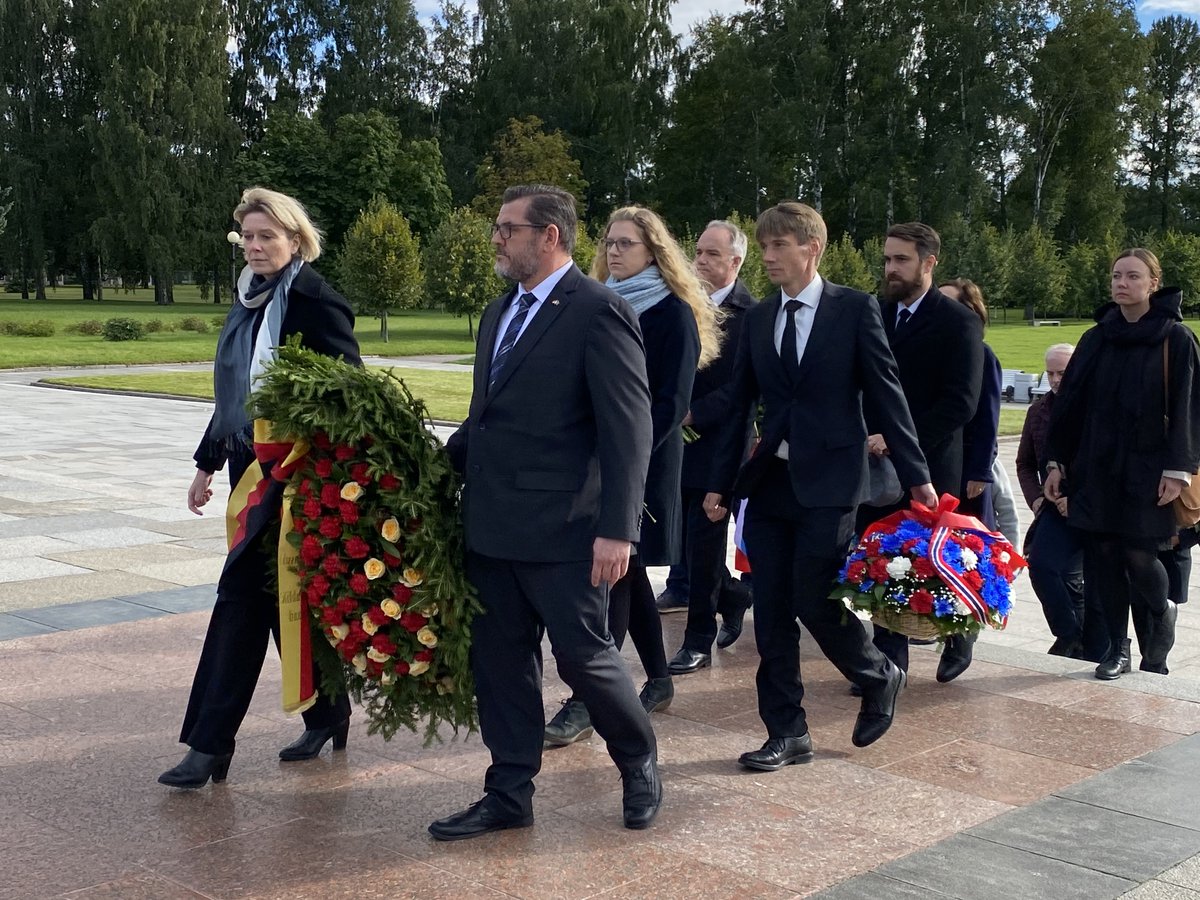 For months I have wondered: What to tweet about when your host country is battling its neighbor, on their territory? 
Maybe this: 81st Anniversary of Siege of Leningrad starting, at Piskaryovskoye Memorial; 
European colleagues decided to honor victims of another terrible war