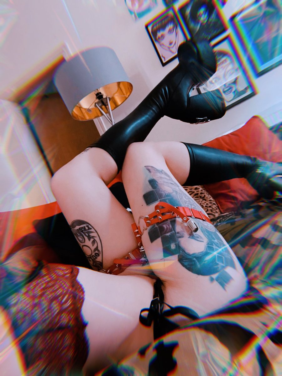 luvrkitt3n's tweet photo. can i wear this while we watch anime together? https://t.co/yuqtJ7w8Qg