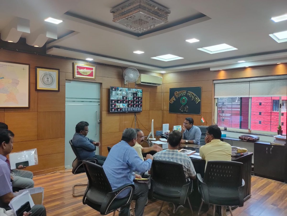 DDC_Ranchi's tweet photo. Review meeting of the #EngineeringWing conducted today. Directions given to ensure quality and timely completion of work.
@JharkhandCMO
@RDD_Jharkhand
@DC_Ranchi
@prdjharkhand https://t.co/eyQ0OL7C22