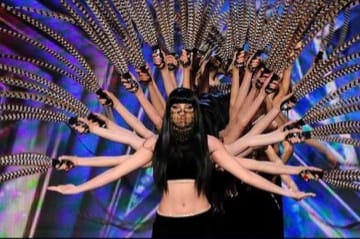 EmbajadaLibano's tweet photo. MAYYAS GROUP, EN LAS SEMIFINALES
El "Mayyas Group", grupo de danza libanés, ha llegado a la etapa de semifinales en America's Got Talent, tras hipnotizar al jurado con su presentación y obtener el "Goden Buzzer" en las audiciones de la 17° temporada de America's Got. https://t.co/1WAbYANumV