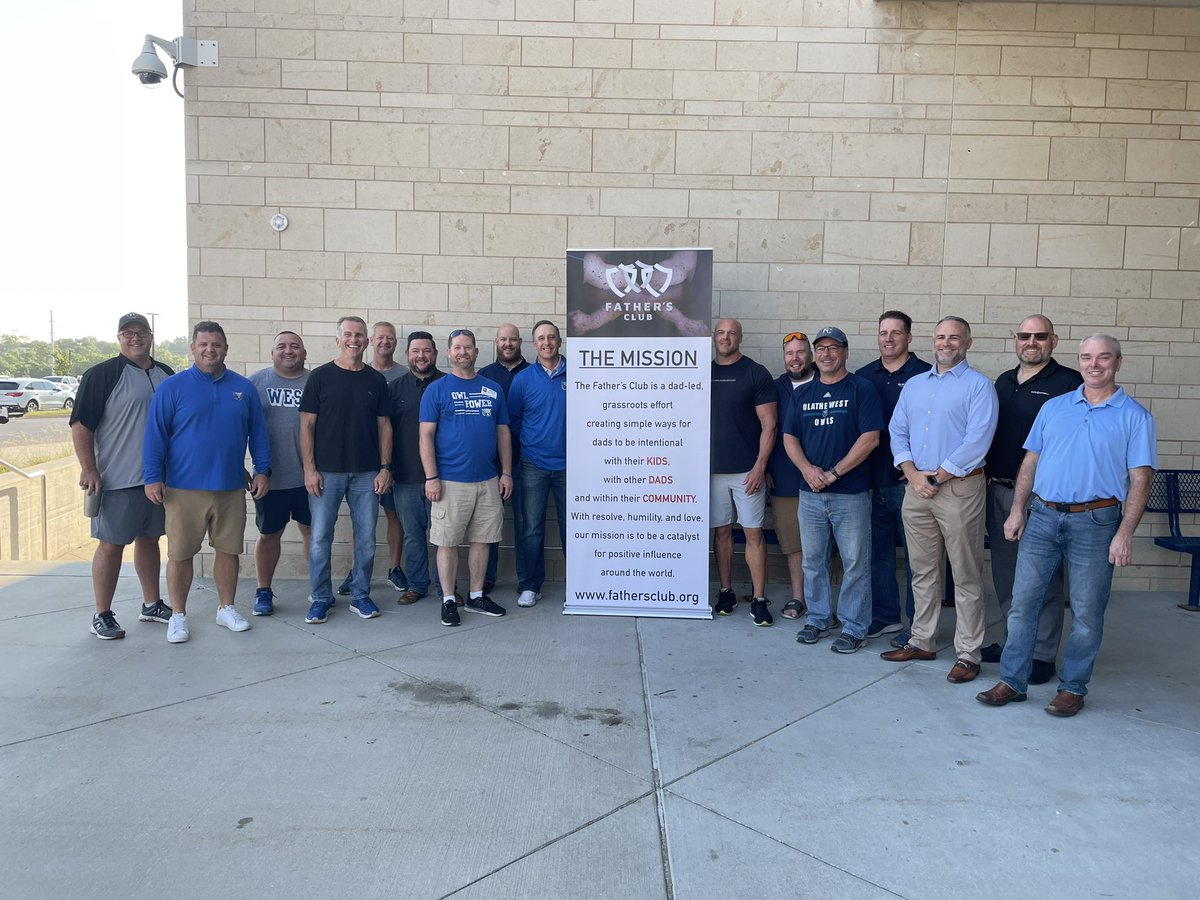 ODubFathersClub's tweet photo. What an awesome morning at Olathe West’s Suicide Prevention Week passing out donuts to the kids.  Big thank you to OW’s staff, dads from other schools, the kids, and especially all the OW dads!  @OWNovacekOWLS @ADButlerOW https://t.co/1L4A88yEjz