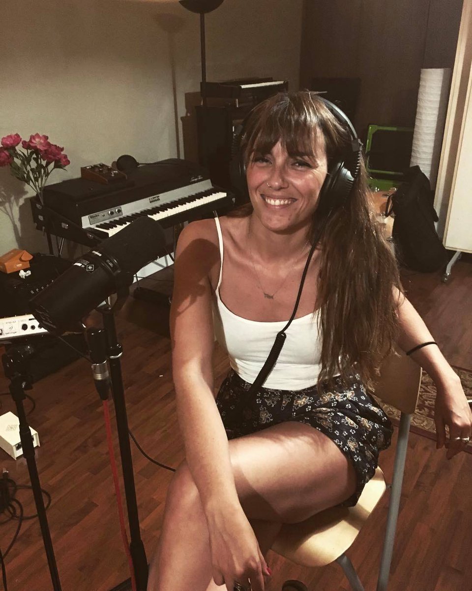 #ThrowbackThursday with this pic of our funk &amp; roll queen <a href="/MartaGrooveRen/">Marta Ren</a> in the studio back in 2018. #TBT