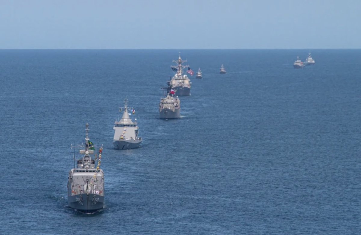 PucaraDefensa's tweet photo. Desfile #naval por los 200 años de Brasil y la Esquadra Brasileira
@govdefesa @marmilbr @Armada_Arg @Armada_Uruguay @Armada_Chile @RoyalNavy @ESG_Brasil @SEDENAmx @USNavy @uscg #200AnosDaIndependencia #marinha #esquadra 

https://t.co/Z0AoSp5PWE https://t.co/8lFLeP873y