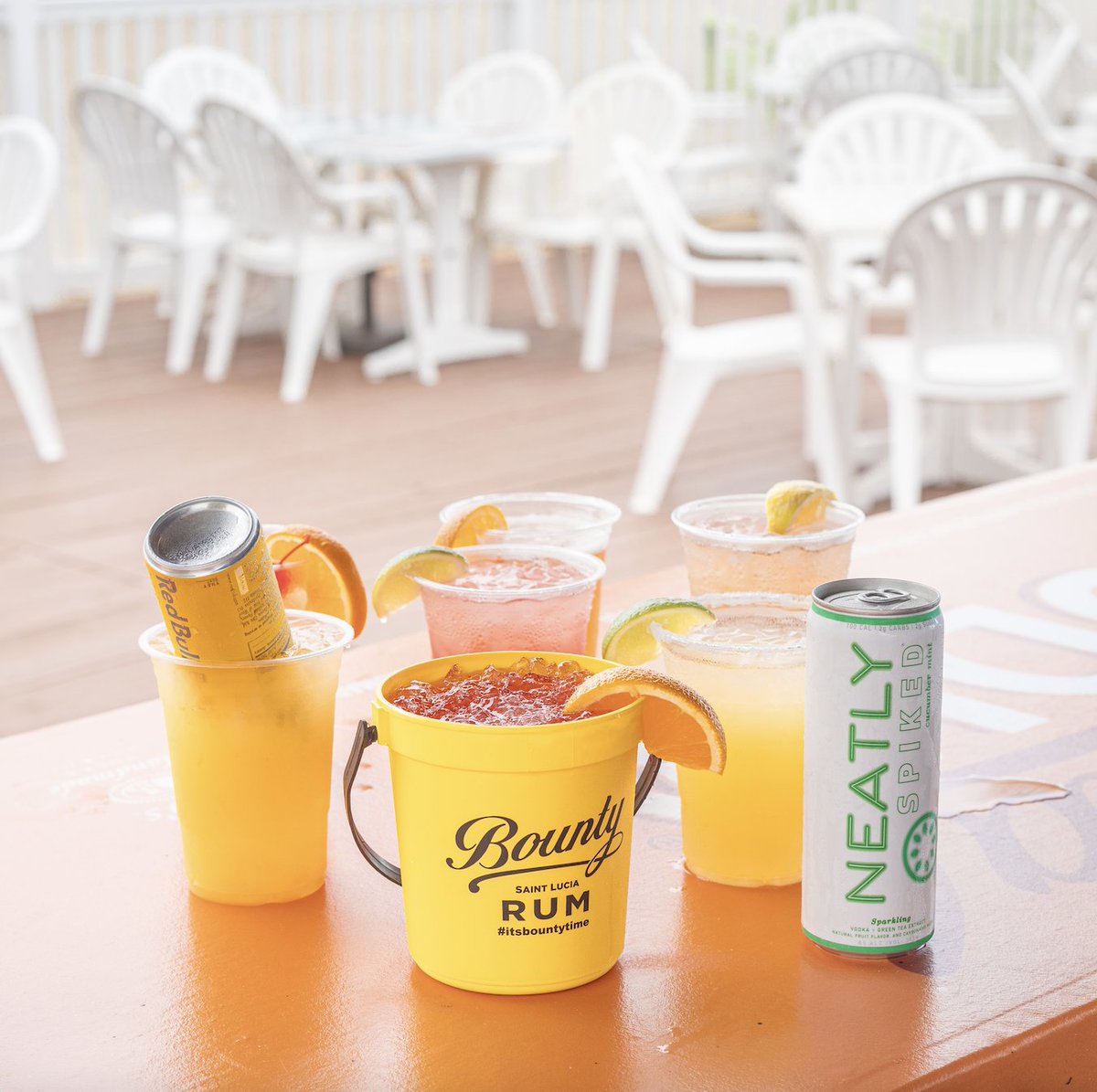 Here's to a great weekend in Point Pleasant Beach.🏖️🍹

Sensational Soul Cruisers will be taking the stage at 8pm tonight!🎷