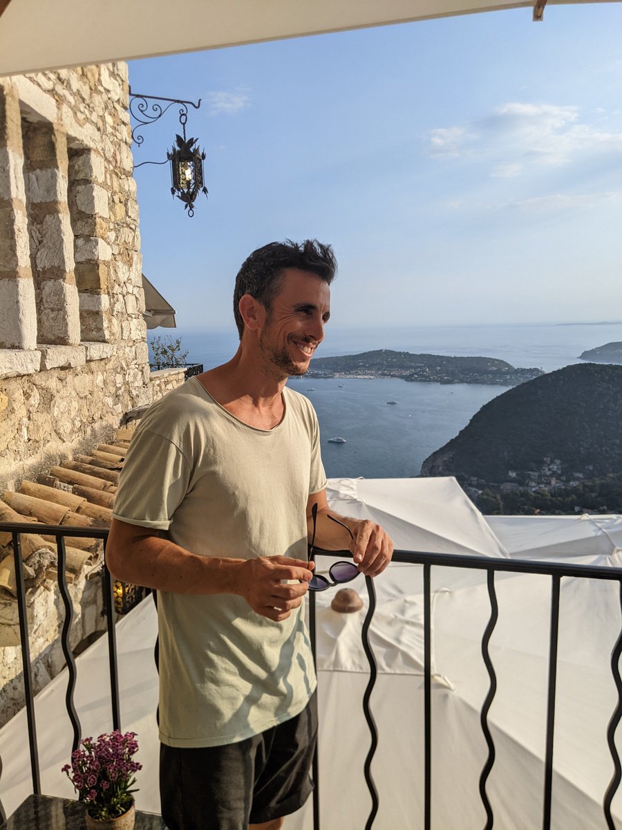 zademusic's tweet photo. Wrapping up a stunning summer w family and loved ones...

Back to the piano...capturing memories...fragments of time...melodies to share... 

#blessed #piano #pianist #pianista #pianists  #pianomusic https://t.co/yrVYffcUgm