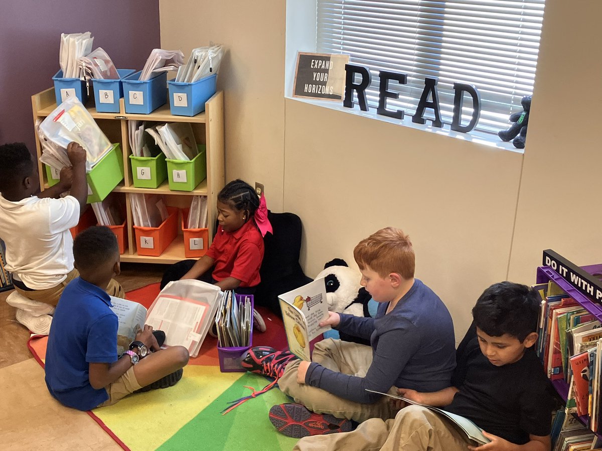 ScherrieJones's tweet photo. JH Hines Scholars are ready to shine. #ExcellenceIsexpected https://t.co/xjX7e0YfyJ