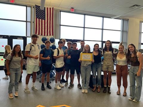 QbyRodriguez's tweet photo. Last first day of school for the Class of 2023! Enjoy your the Senior year!! @qufsd @MrSnideQHS https://t.co/tKKghCROSN