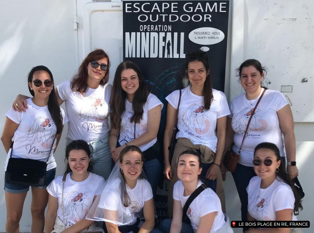 Cluetivity's tweet image. Bride in action! 🎬 🎉👰
As our partner @ReLabelAnimation says: whether you go on an outdoor adventure, doing sports, celebrate your bachelorette party, birthday party, add a lot more fun with Escape Games.

#cluetivity #escapegame #outdoorescapegame #citygame