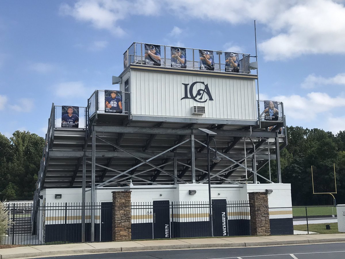 kingdaddy84's tweet photo. We love our @LCALionsSports Seniors! #OnePride #TogetherWeProwl #LCALions https://t.co/xcdnAGpS6v