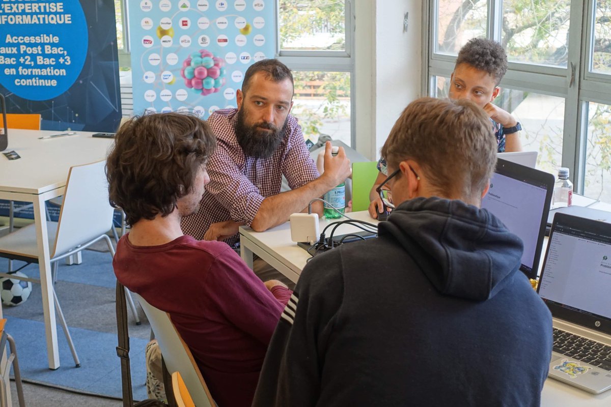 dimitry18's tweet image. 🚀 #EpitechMoonshot : Dernier jour thématique pour nos étudiants sur la société. Merci à l’@AgenceDeclic, @kergoz @ille_et_vilaine, @Pole_Emploi_BZH, @tichedor @metropolerennes @LabFabfr et @ArthurTarroux @ESTIMnumerique pour leur venue. De beaux moment d’échanges 🙏🤝 #Epitech