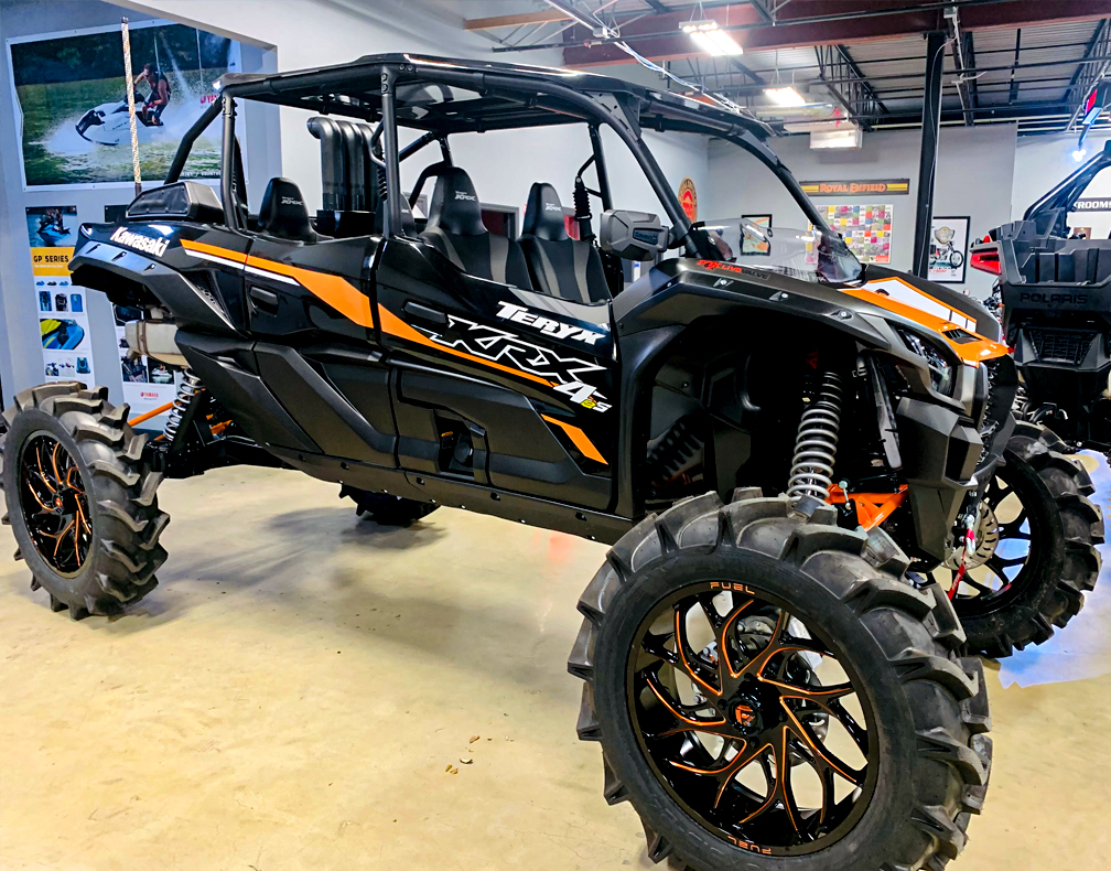 superatvtweet's tweet photo. 😍 This @KawasakiUSA #KRX10004 at @sky_powersports_port_richey is dialed in for any kind of trail riding you could put it through! Sitting on custom painted #SATV Forward Offset A-arms &amp; custom 6" #GDP portal gear lift, topped off with our #DepthFinder Snorkel Kit! 💪⚙ #SuperATV https://t.co/ucS3DNlcOa