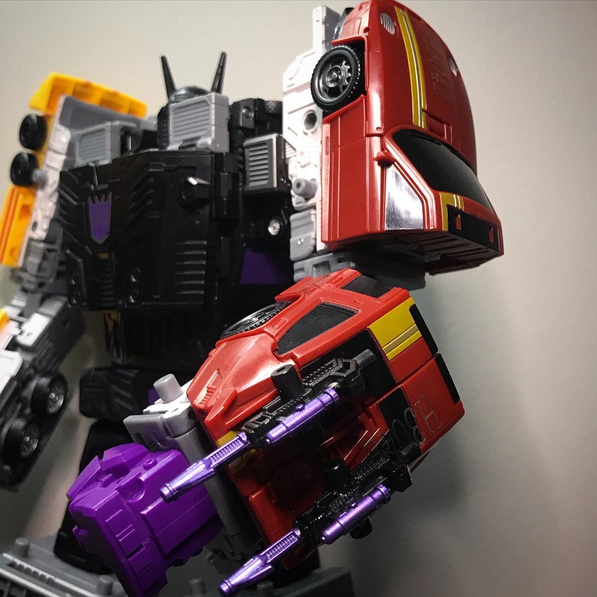 Mark Maher just shared production art which I drew for Deadends’ concept art which I was lucky enough to provide a while back, so I guess these are ok to post. It was pretty great being able to help out on these new versions of the classic Stunticons team/combiner.