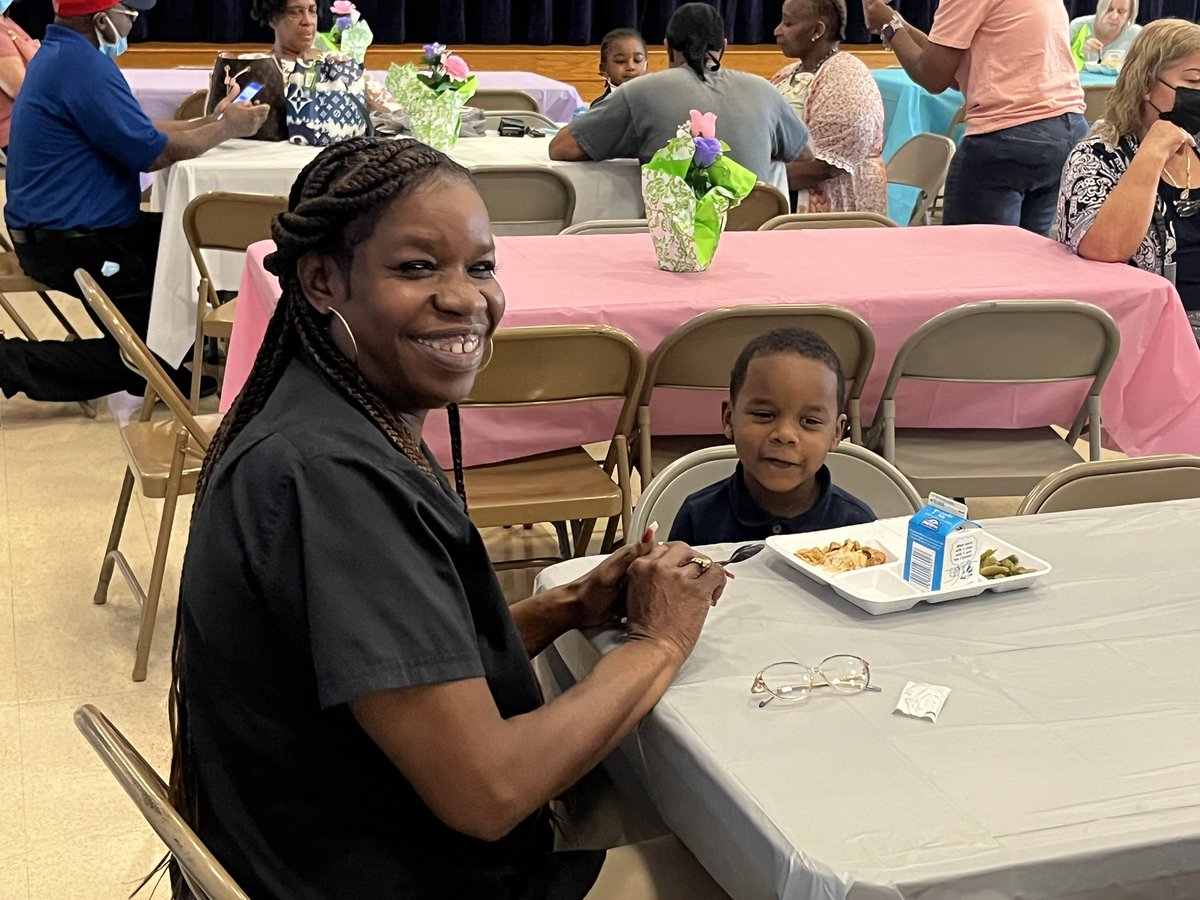 Robert L. Frost Elementary tweet media