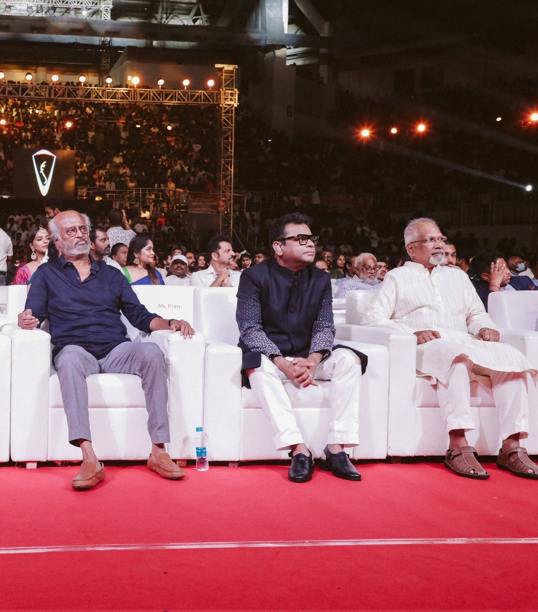 KarthiPrabha23's tweet photo. Legends of Indian Cinema
#Thalaivar #ARR #Mani 🤩
#SuperStar #Rajinikanth
#SuperStarRajinikanth
#ARRahman #ManiRatnam
#PS1AudioTrailerLaunch #PS1 https://t.co/IxJl0z2uxD