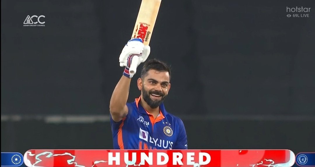 iSaurabh_04's tweet photo. Love this man❤️
#AsiaCup2022
#KingKohli https://t.co/cg4bHKV0YT