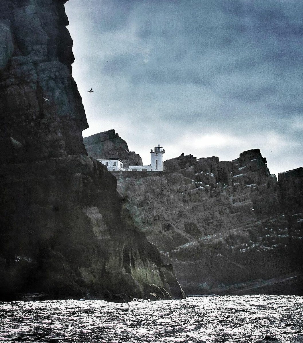 skelligexperie1's tweet photo. Photo of the week - taken by @architexas 
The Skellig Lighthouse😍

#skelligexperience #irishlighthouse #UNESCO #skelligmichael #wanderlust https://t.co/U3SspGXGjC