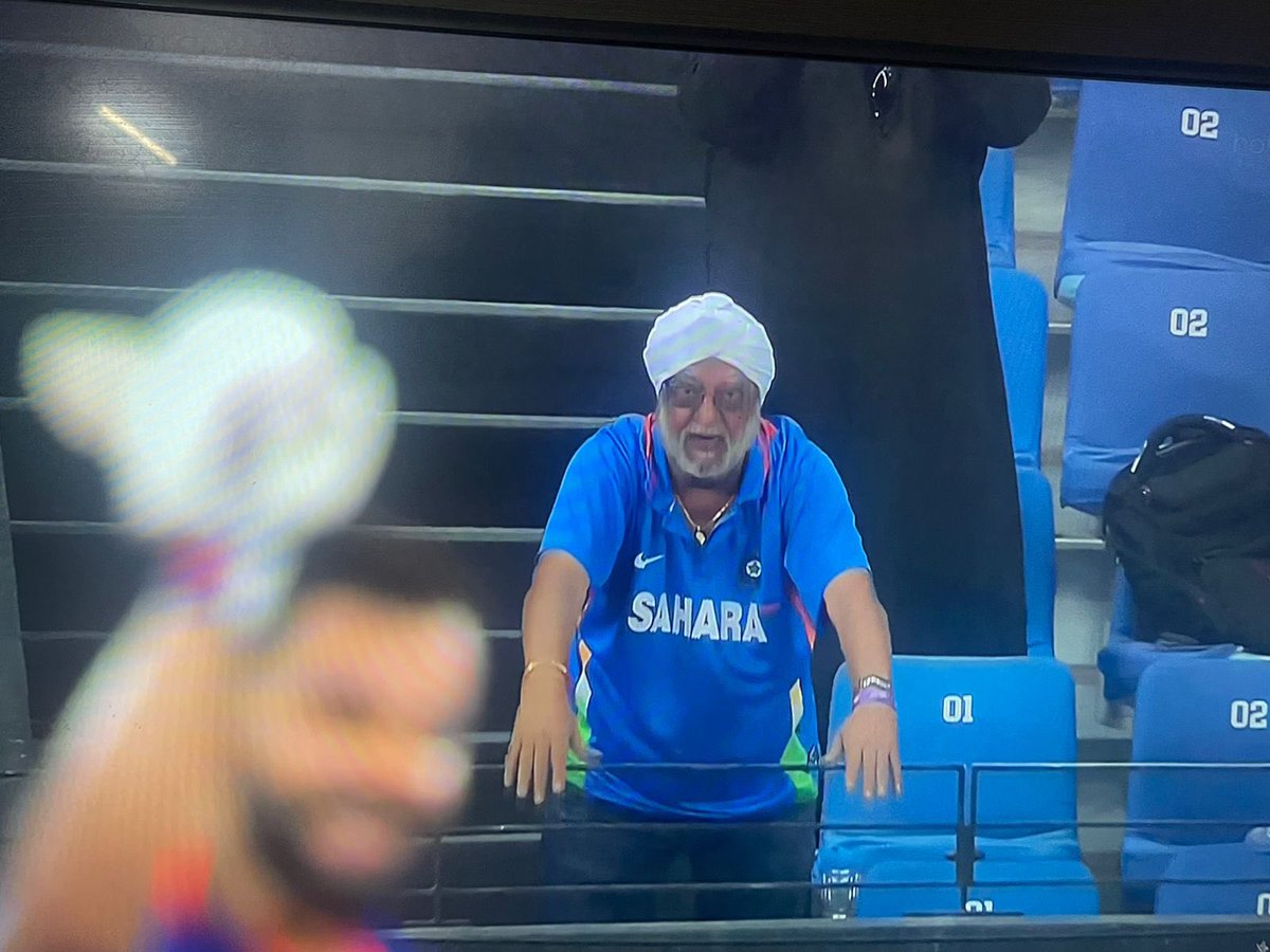 Nothing can buy this respect.. this is what a cricker plays for. A brilliant hundred <a href="/imVkohli/">Virat Kohli</a>. We Hope we don’t have to wait so long for your 72nd century. #IndvsAFG