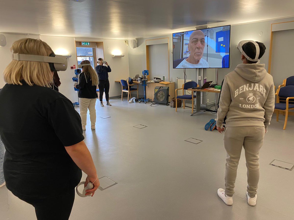 trentsimulation's tweet photo. Day 2 finished of Therapies induction - A-E assessment and escalation using #VR with @vrmedicalsim. What a great couple of days with the first cohort. Now for #simulation training next week to consolidate knowledge. @NUHTherapies @AliceCheffPT @SarahPFOT #preceptee #PT #OT https://t.co/9lOPBY2EnW