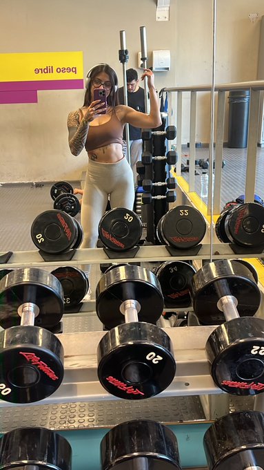 Watch Brypunky's leaked NSFW photo on TwXstars