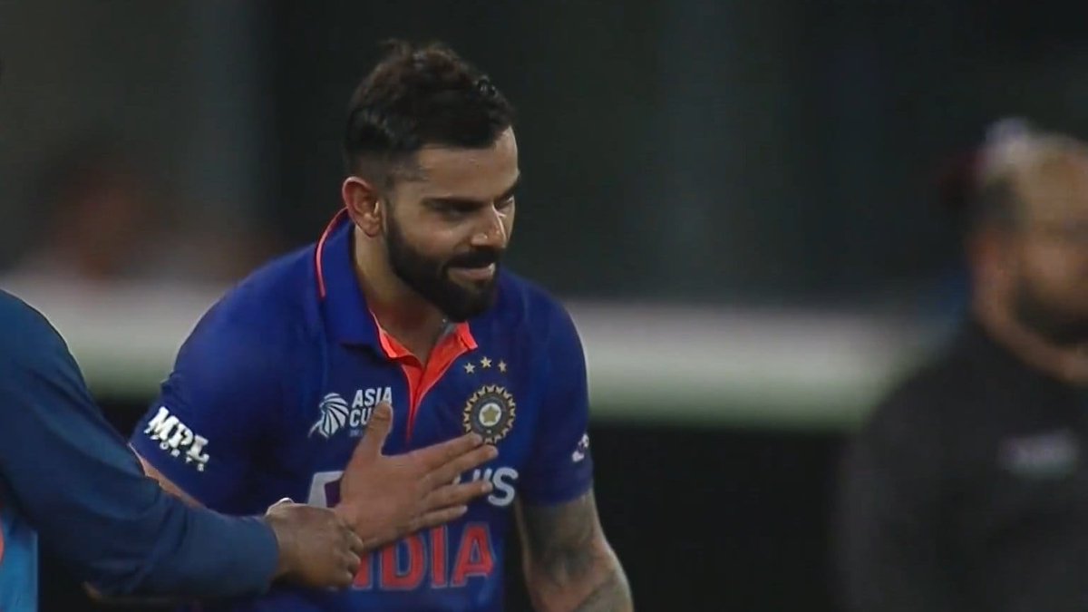 harshith_1901's tweet photo. Every one is a gangster until they see the monsterrr💥⚡⚡⚡
@imVkohli ❤😩😭
#ViratKohli𓃵 https://t.co/6aW5381TkE