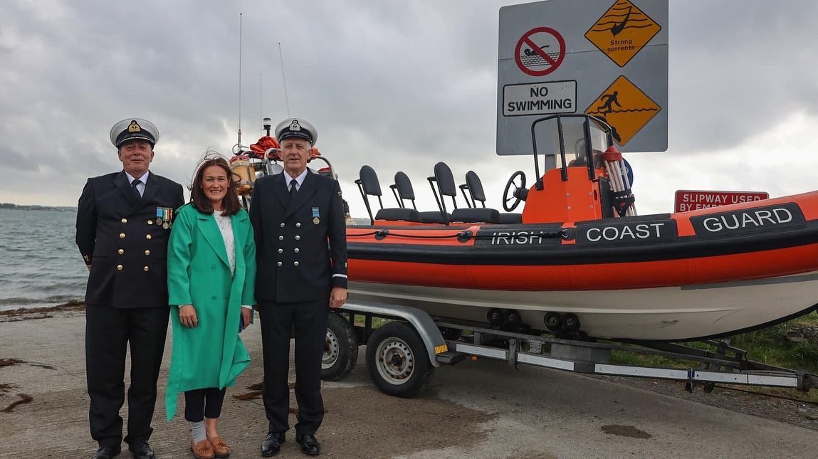 ErinMcGreehan's tweet photo. Huge congratulations to @PeterLarkinIRE on receiving a special medal acknowledging his 40yr service in the @GreenoreCG @IrishCoastGuard #publicservice #searchandrescue #proudservice #thankyou https://t.co/VkPsDeXKWL