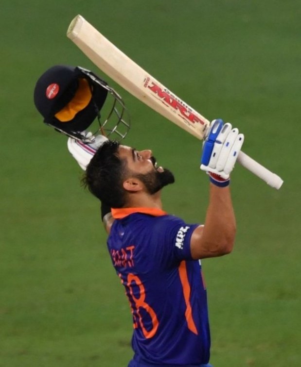 iShahidHameed's tweet photo. struggled, He struggled alot, People criticised, People criticised alot, but man never stops believing in himself &amp; grinded day night and proved wrong to each criticizers..  Congratulations &amp; Respect 👏

#INDvsAFG | #ViratKohli𓃵 https://t.co/Fyvv0q16aW