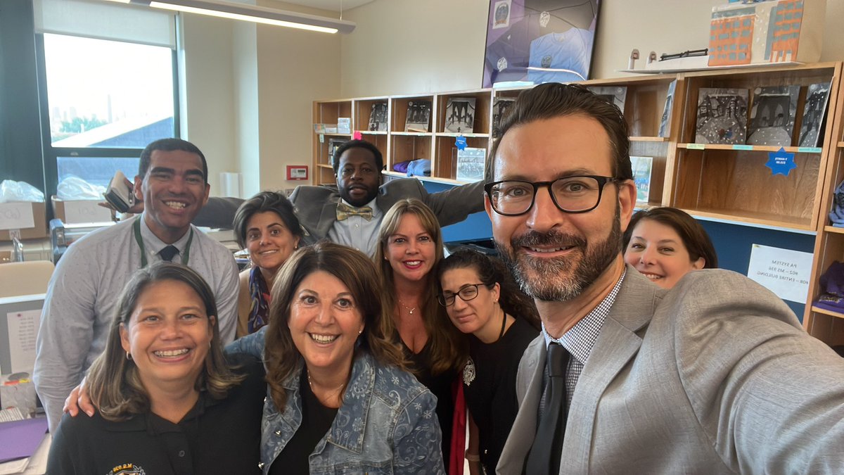 FDOS in <a href="/20_doe/">Community School District 20</a>! Welcoming our students and families back in partnership with <a href="/UFT/">UFT</a>, <a href="/FollowCSA/">CSA</a>, <a href="/NYPDSchools/">NYPD School Safety</a>, School Food and our amazing building custodians at <a href="/ArtsOff3rd/">M.S. 936 Arts Off 3rd</a> and <a href="/GMousouroulis/">PS 939</a> <a href="/NYCSchools/">NYC Public Schools</a> <a href="/DOEChancellor/">Chancellor Melissa Aviles-Ramos</a> @DK_BlackburnNYC <a href="/ruxdanika/">Dr. Danika Rux</a>