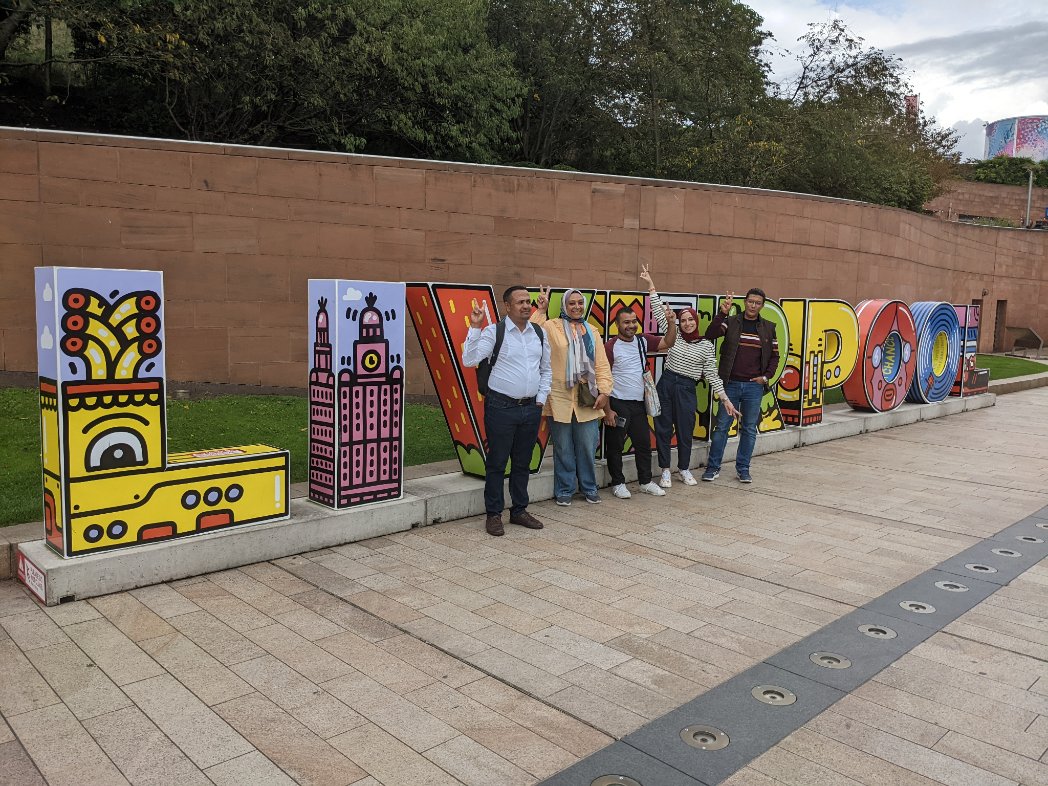 EgyptMcr's tweet photo. And seeing the sights of #Liverpool! #EESscholars https://t.co/NFzoGd66GI