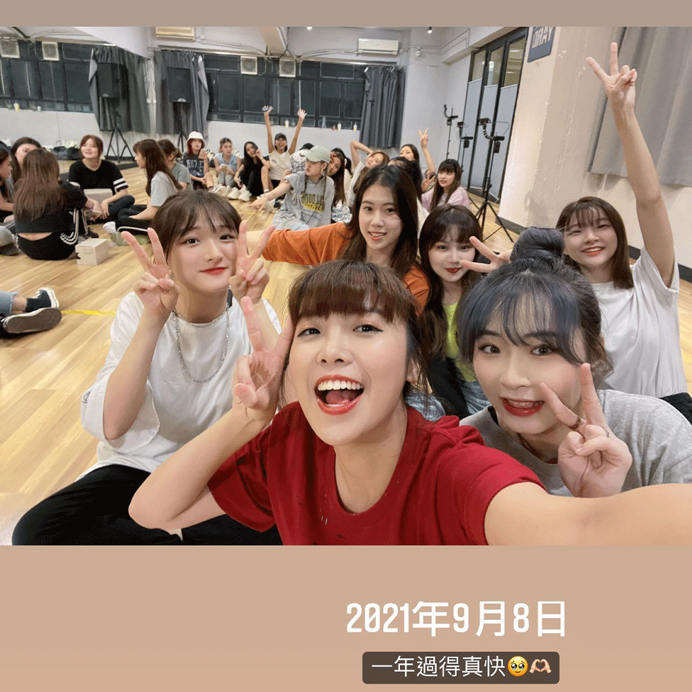 hongslifestyle's tweet photo. 💕Lolly Talk+阿Day 分享相識一週年對比相
#三分甜 #黃詠霖 #郭曉妍 #曾美欣 #陳紀澄 #鄭芷淇 #劉綺婷 #吳倩怡 #黃敏蕎 #許軼 #許軼day #許軼應援 #許軼世一 #許軼collar #全民造星4 #全民造星IV #女團 #hongkong #hk #hkgirl #lollytalk #蛋 #sinnie #阿yo #阿妹 #Yanny #Tania #MeiMei #Elka https://t.co/Eq8foXUQ1p