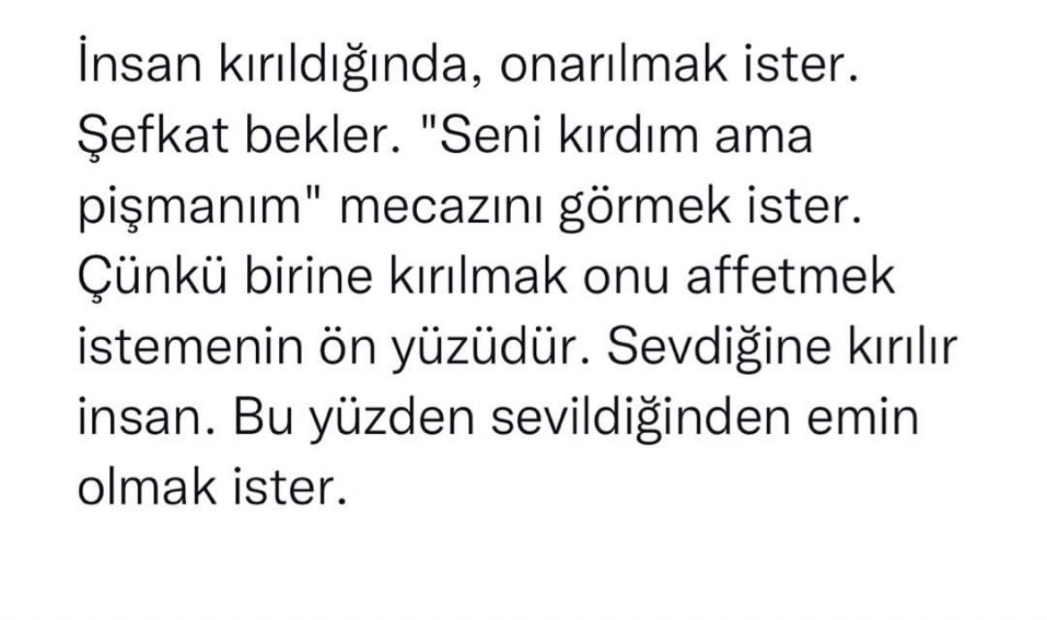 Kırdığın şeyle oynarsan elin kesilir!