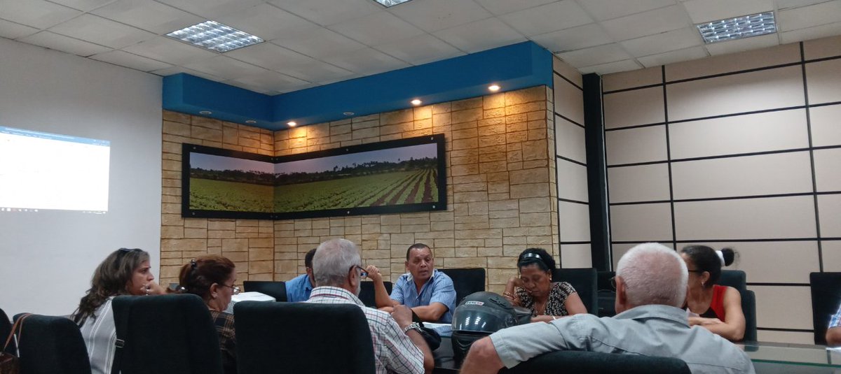 IdalmisAcosta's tweet photo. Primer encuentro del Grupo de Trabajo sobre flora y fauna silvestres en el Ministerio de la Agricultura de Cuba.
@CUBAINAF https://t.co/Bi53bBOHo4