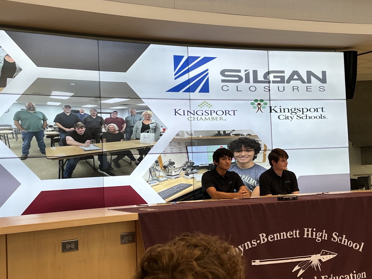 CinnamonDr's tweet photo. Signing Day for ⁦⁦@KCS_DBHS⁩ students that have signed on for work-based learning at Eastman and Silgan.  A great testament to collaborative partnerships with local industry and ⁦@KCS_District⁩.  Thanks ⁦@ChamberKptEdu⁩ for supporting this work! https://t.co/o6Av0TzkAN