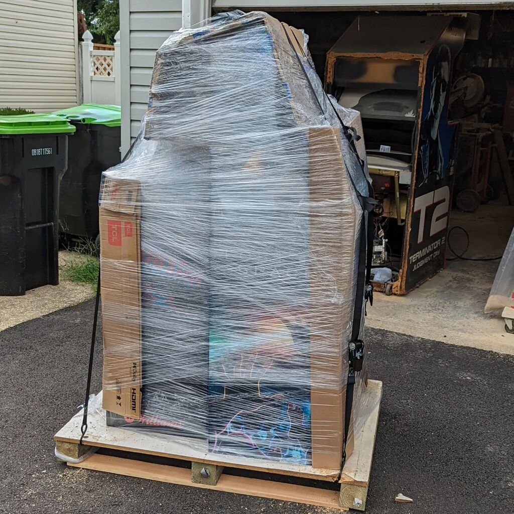 Mattsgameroom1's tweet photo. That feeling in your stomach when you have machines wrapped and ready for pickup and the clouds start getting darker and darker. Everyone cross your fingers because I don't own a pallet. jack! https://t.co/Tl0JrXgYHJ