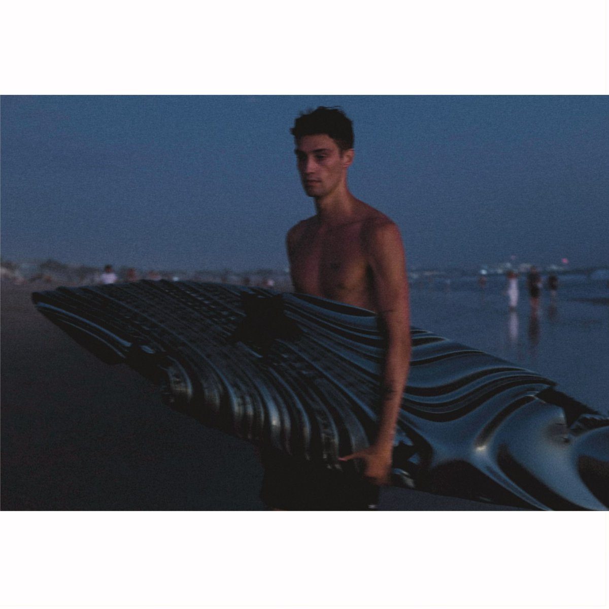 <a href="/KEISERCLARK/">KEISER CLARK</a> Lunares Somnium “Moon Dream” <a href="/BitBoardNFT/">BitBoards</a> by <a href="/CalvynJustus/">Calvyn Justus</a> Link: foundation.app/@calvynjustus/…