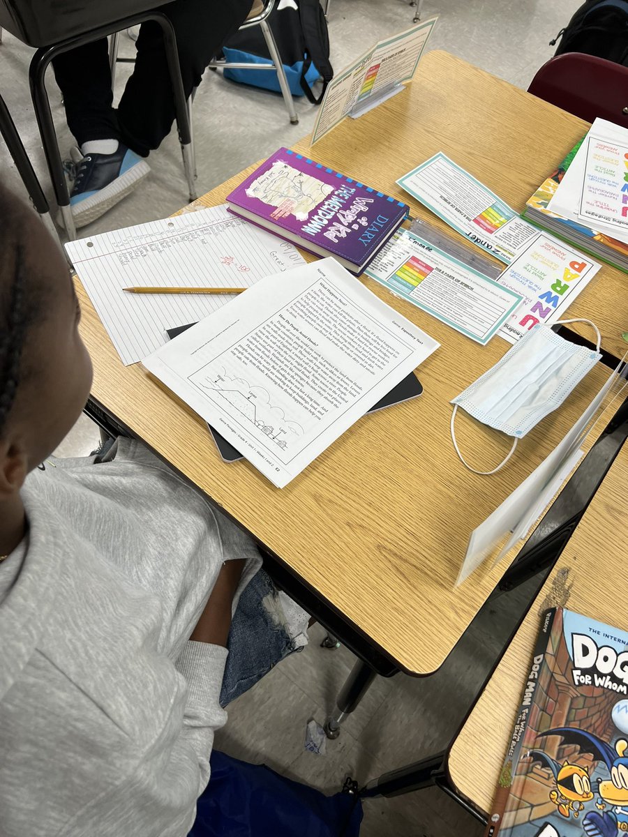MsB_MathMadness's tweet photo. Mrs. Ivey was killing it during her 4th grade Wonders ELA lesson this morning!  Students were engaged and using content vocabulary like second nature!  #SGES #Bobcats #BuiltBobcatTough #learningisfun #HCS https://t.co/geDlDnCf71