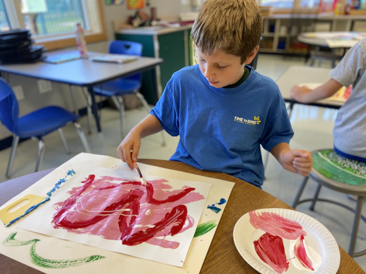CBAWestChester's tweet photo. These artistic 5th Graders are creating textured painted paper to use in our future collage projects! One of our favorite things to create in the Art Room! #paintedpaper #arted #arteducation #creativekids #kidsart #onlyatcba https://t.co/wAfxi0lVs9