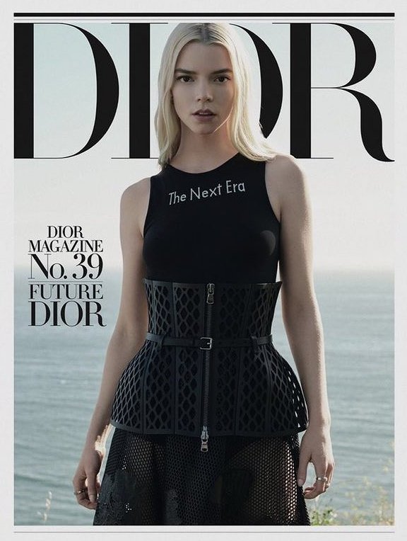 GeekZoneGZ's tweet photo. 📸 | Anya Taylor-Joy es portada de DIOR. https://t.co/Ep7Z69kQ6r