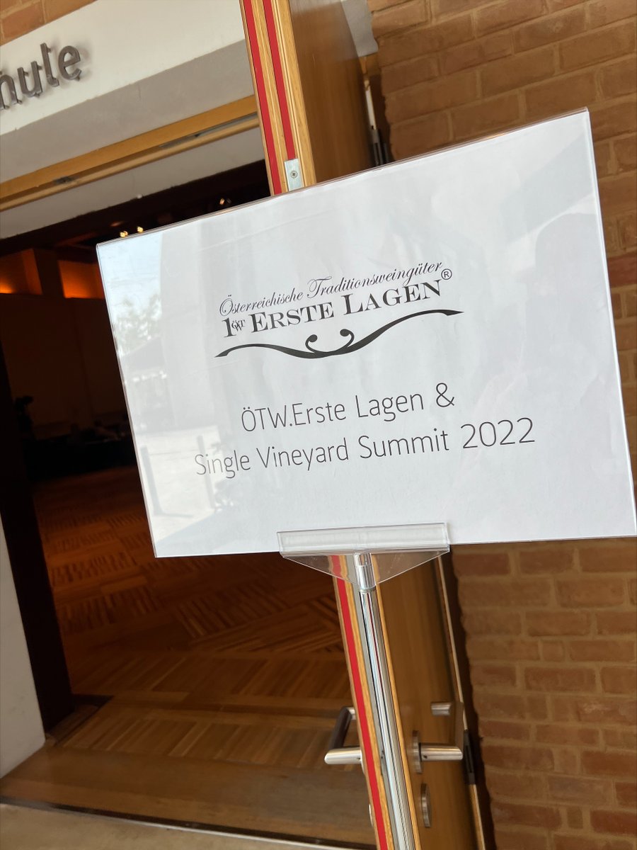 SommGrapes's tweet photo. The last 2 days I spent at Grafenegg for the ÖTW - Österreichische Traditionsweingüter , Leithaberg & Eisenberg DAC Single Vineyard Summit. Tasting Notes Coming Soon!
#ötw #riesling #grünerveltliner #leithaberg #eisenberg #blaufrankisch https://t.co/il1ot0F7So
