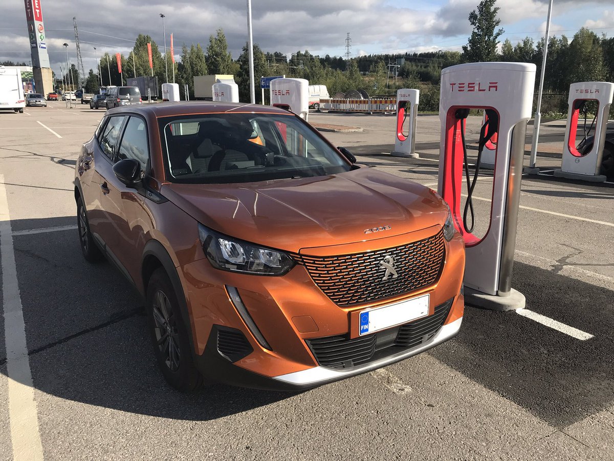 Käytiin ”vieraissa” matkalla <a href="/Sahkojkl/">SähköValoTeleAv</a>