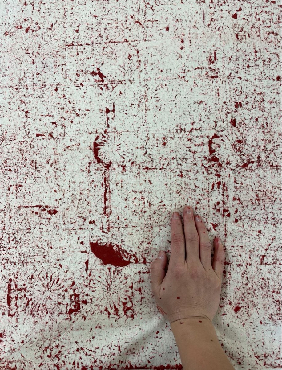 eseacontemp's tweet photo. 🎨 As part of her residency at #CFCCA this month, #HanMengyun will lead our friends at Wai Yin Society in a community workshop exploring the art of woodblock printing. Looking forward to seeing you all, @waiyincws! 

Image: Han Mengyun’s studio in London. Courtesy of the artist. https://t.co/8MkVdkBtmk