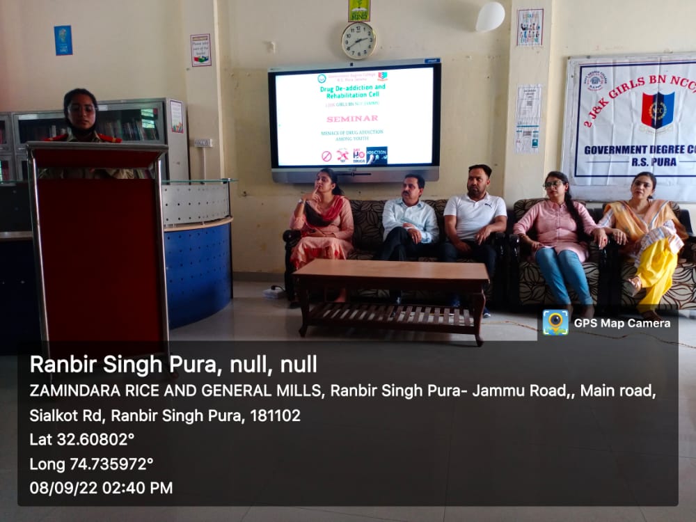 GDC_RS_Pura_NCC's tweet photo. NCC SW cdts(2J&amp;K Girls BN)from GDC RS Pura,Jammu organises seminar on Menace Of Drug Addiction Among Youth under the guidance of ANO LT.Shaveta Chowdhary.
#SayNoToDrugs
@DteJKL 
@prodefencejammu 
@RanjanMahajan6 
@HQ_DG_NCC 
@adgpi https://t.co/NyhWwgo6TG