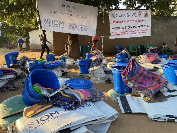 IOMMalawi's tweet photo. "The #humanitarian community must come together to help the most vulnerable &amp; marginalized, including #migrants"

Following #CycloneAna, IOM w/ funding from @UNCERF supported 2⃣2⃣,3⃣2⃣5⃣ IDPs and other vulnerable persons w/ cash, Non-Food Items &amp; shelter assistance in 4 districts https://t.co/k6Bqh0mtm6