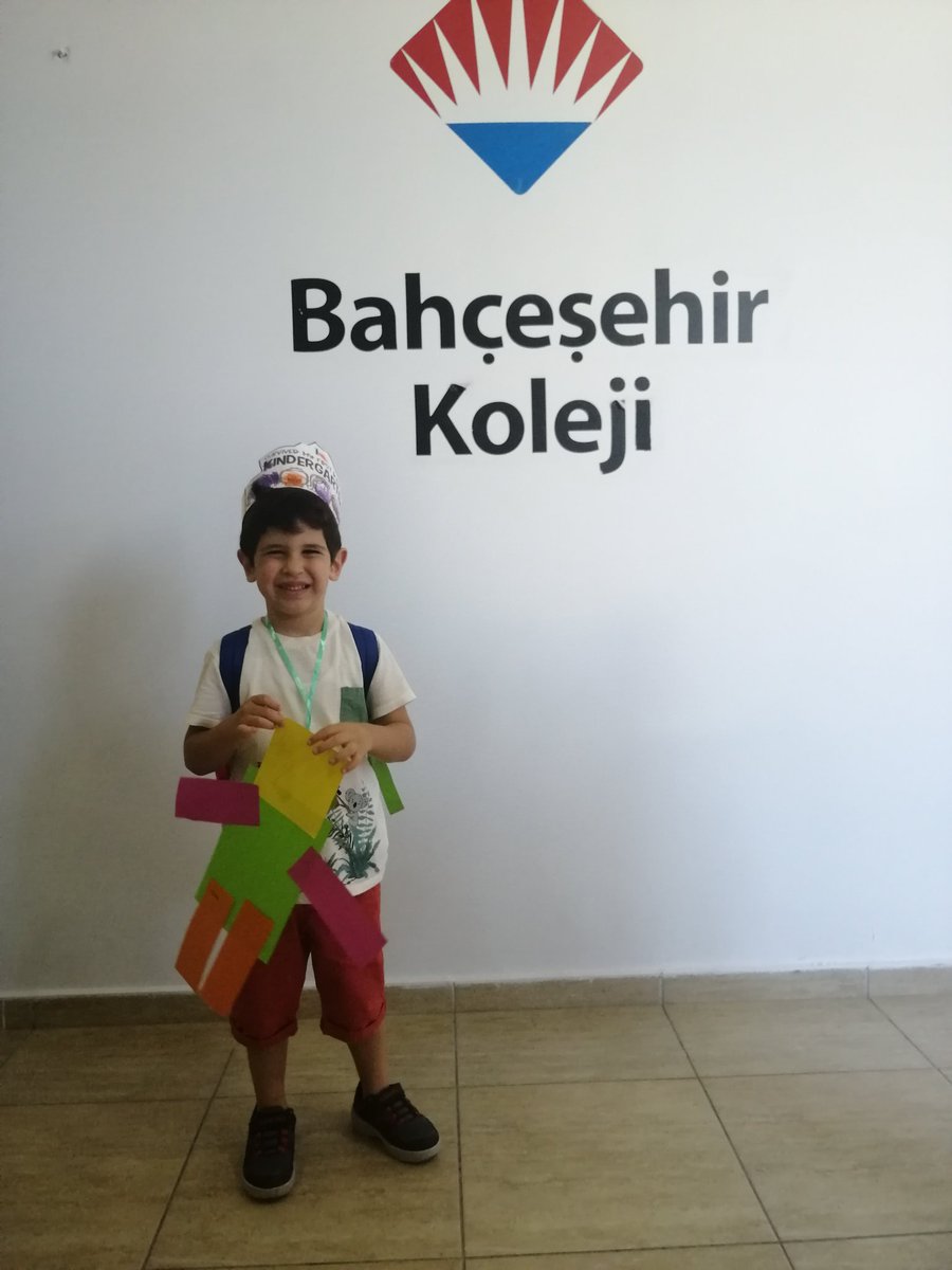 Taa daaa.. ✌🏻🥳🎉
Hip hop Hurray
It's an amazing day🥰